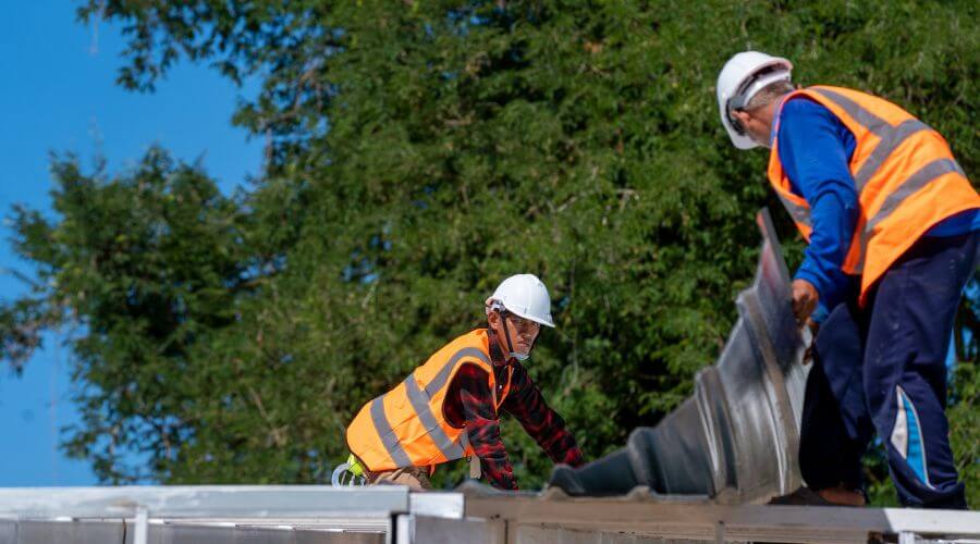 Professional gutter cleaning in Moscow Mills, MO